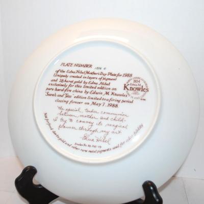 "Sarah & Tess" Edna Hibel 1988 Mother's Day Plate 18k Gold Rimmed