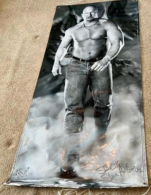 LOT:193: WWF Stone Cold Steve Austin Life Sized Vinyl Banner