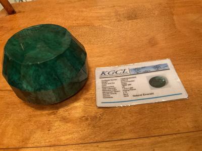 Huge Emerald With Certificate 3100 Carat