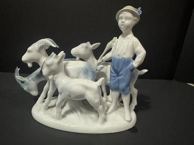 Vintage Gerold Porzellan Bavaria German Porcelain Figurine