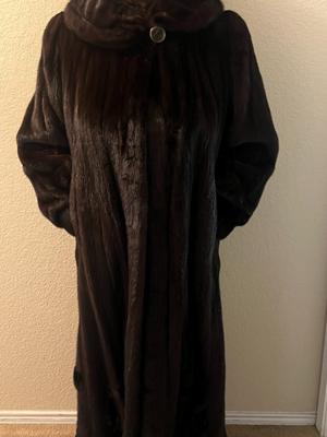 Luxurious Mink Fur Coat
