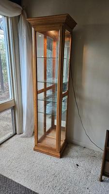 Oak Curio Cabinet with Glass Shelves (BD-DW)