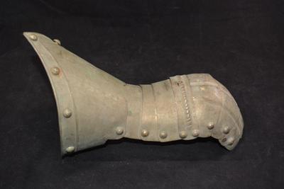 Antique/Vintage Articulated Suit of Armor Gauntlet 12â€x6â€x6â€
