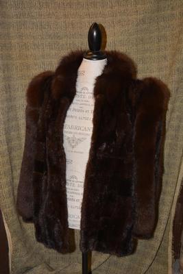 Beautiful Vintage Genuine Fur Coat Size M/L