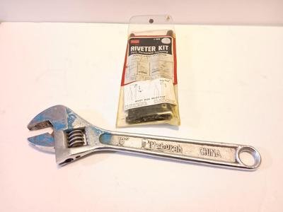 Craftsman Riveter Kit with 15" Pittsburgh adjustable wrench