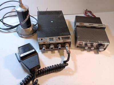 Two VINTAGE CB Radios Midland Pace model with microphones