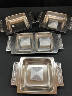 4 STAINLESS CONDIMENT DISHES W/4 FLOATING CANDLES