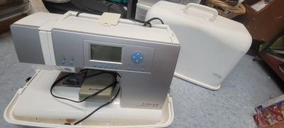 Singer Quantum 9940 sewing machine and cover-see description for details