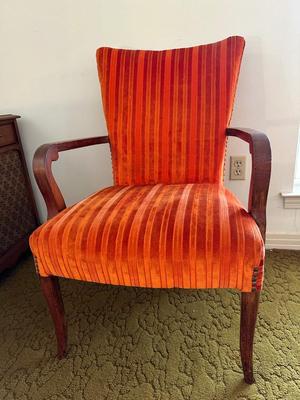 Vintage Chair (See Description)