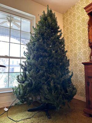 7â€™ Artificial Christmas Tree