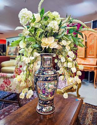 Large Contemporary Chinese Export Vase