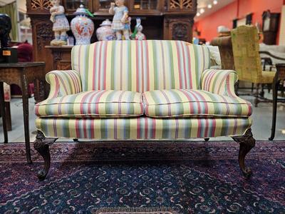 Queen Anne Club Loveseat