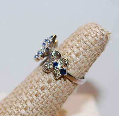 Size 6 Clover Leaf Flower Ring with .925 Silver Plated Band + 24 Blue Stones (4.1g)