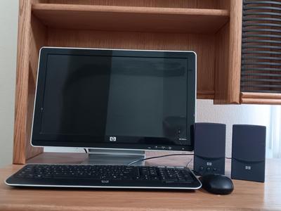 HP Computer monitor, keyboard, mouse, and speakers