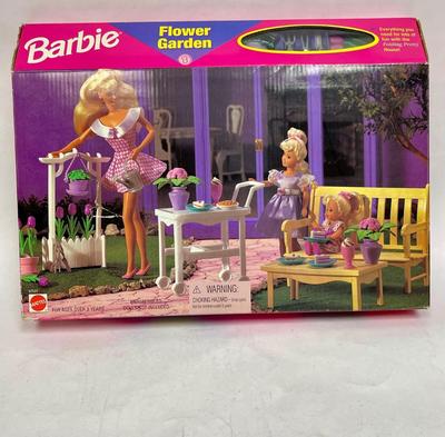 Vintage Barbie Flower Garden Play Set NIB
