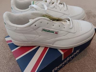 Men's size 11.5 Reebok Classic tennis shoes - Like new !