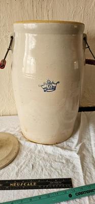 Antique 6 Gallon Large crock with lid Red handles Blue Crown Ransbottom!