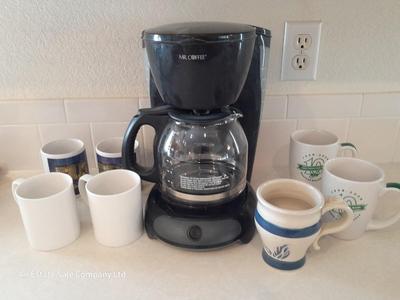 Sunbeam Automatic coffee maker with Coffee mugs and filters