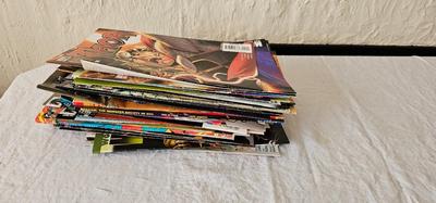 Lot of vintage comics Hellboy, Batman, Spiderman, Thor and more!