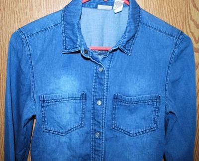 "Love, Peace, Happiness MUDD" Brand Western Style Denim Shirt with Pearl Syle Studded Snaps Size: XS