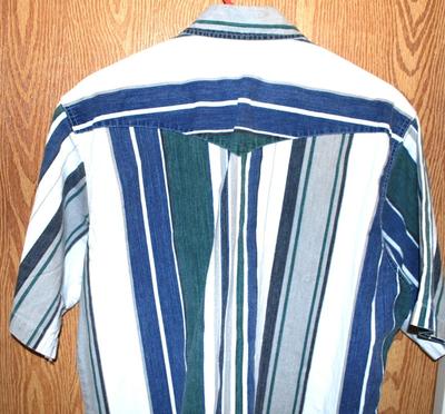 "Wrangler-Western Shirts" Brand - Blue Stripe Shirt with Pearl Style Snaps Size: LARGE