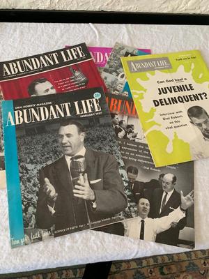 Oral Roberts Abundant Life magazines Lot (6)