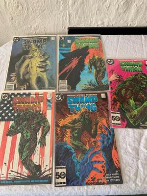 5 Swamp Thing comic books Lot in sleeves
