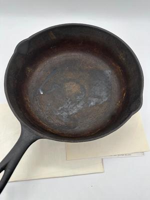 Cast Iron Frying Pan w/ lid