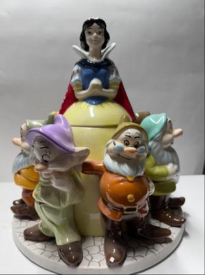Disney Snow White and The Seven Dwarfs Cookie Jar