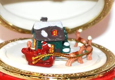 "Mr. Christmas" Animated Porcelain Music Box - Plays "Jingle Bells" 8" H