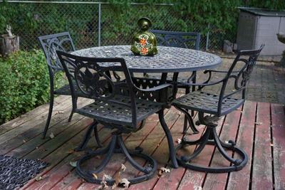 Nice metal patio set . Has the umbrella and stand. It is metal but doable to move. 