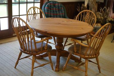 Ethan Allen Natural pine table with four chairs