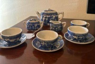 Child's Blue Willow Tea Set