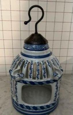 Oriental Bird Feeder