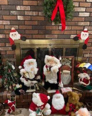 Lots of Santns