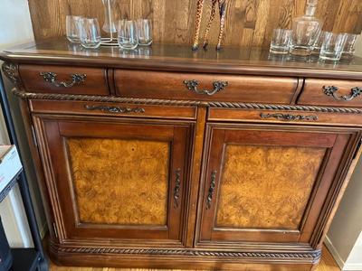 Bar cabinet