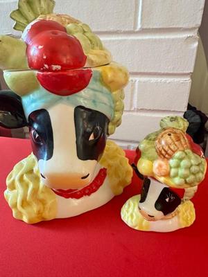 Vintage Carmen Miranda cookie jar and salt & peper shaker