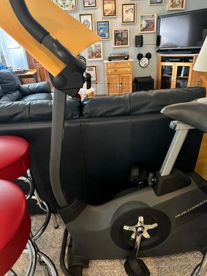 Stationary exercise bike