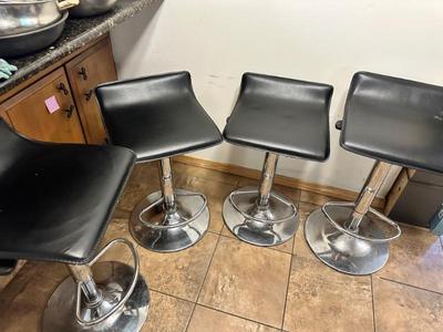 4 black leather bar stools