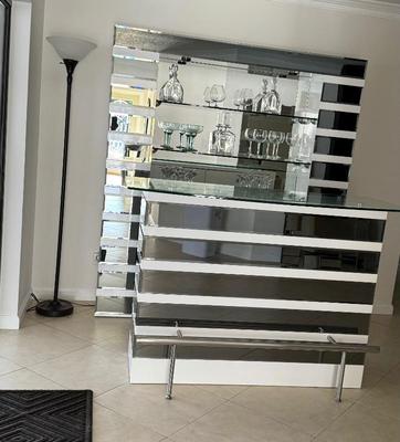 White Lacquered Mirrored Bar Stand & Shelves