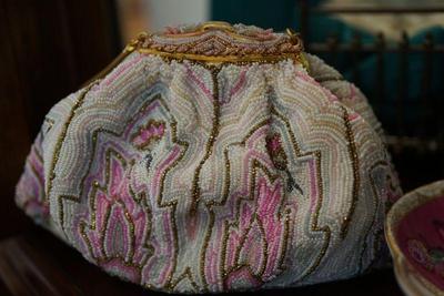 Early 1900's beaded bag. good condition