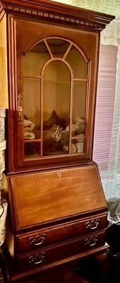 American Drew secretary desk (fronti view)