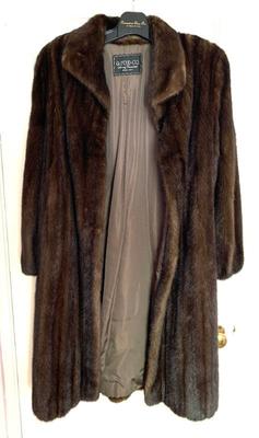 Vtg. G. Fox size 12 mink jacket w/ Bemberg lining