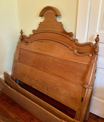Antique Victorian Full Bed