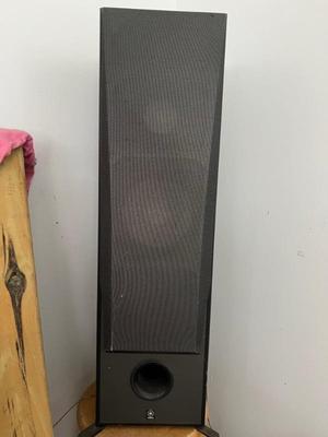 2 Yamaha Speakers w/Sub Woofer