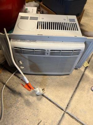 window A/C
