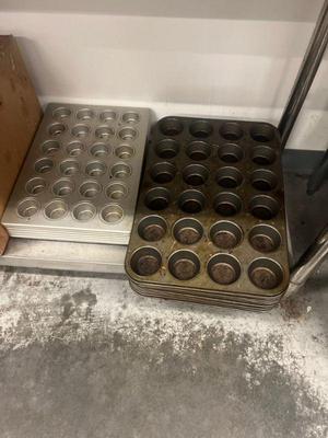 Cupcake bakingware - various sizes
