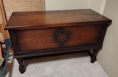 1920s-30s cedar lined blanket chest