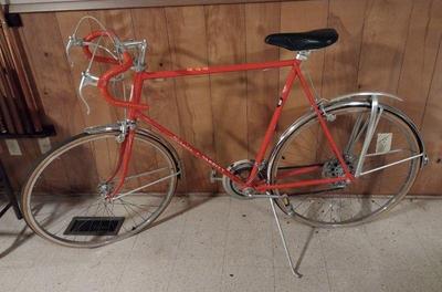 Schwinn Varsity road bike in amazing condition
