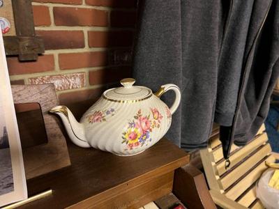 Vintage English Teapot $10